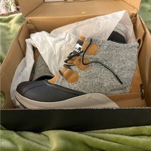 BNIB Sorel Out and About